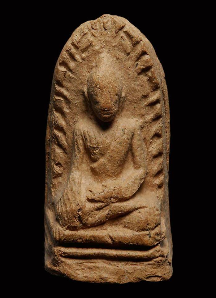  พระรอดวัดพระสิงห์ จ.เชียงใหม่ ปี2496 พิมพ์ใหญ่มือจุด