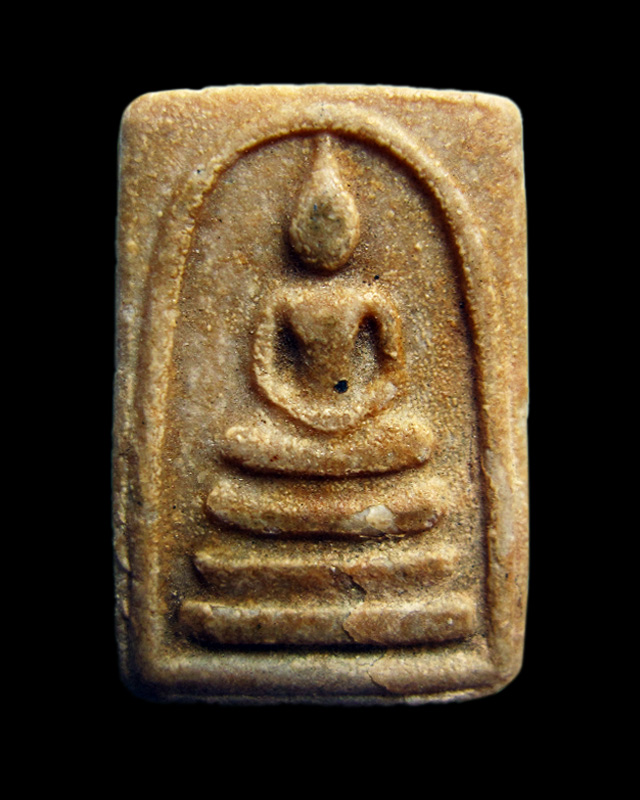 พระสมเด็จคะแนน หลังรูปเหมือน หลวงปู่สี ฉันทสิริ เนื้อน้ำมัน ปี 2518 วัดเขาถ้ำบุญนาค จ.นครสวรรค์