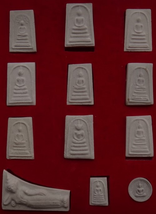 สมเด็จบางขุนพรหมรุ่น “อมตมหามงคล” กล่องชุด 12 องค์ ปี 54 เคา ะเดียว