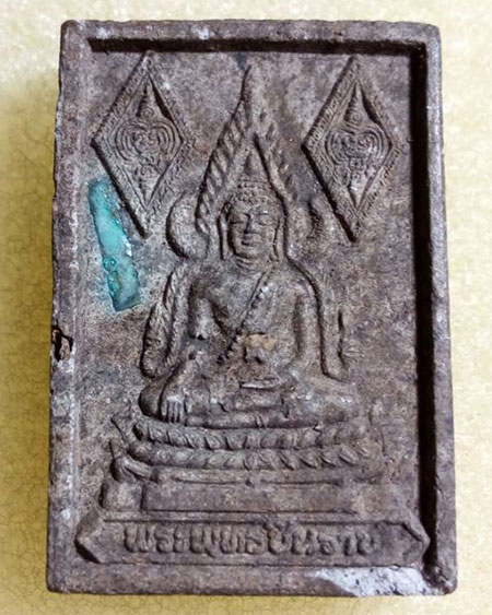 พระแก้วมรกต-พุทธชินราช ฝั่ง พระธาตุ-ติดจีวรหลวงพ่อทองดำ ลงกรุวัดหลักเมืองพัฒนาราม บรรยายตามภาพ