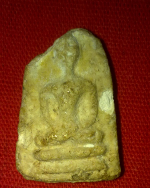 พระเนื้อผงกรุวัดเงินคลองเตย พิมพ์เล็บมือ