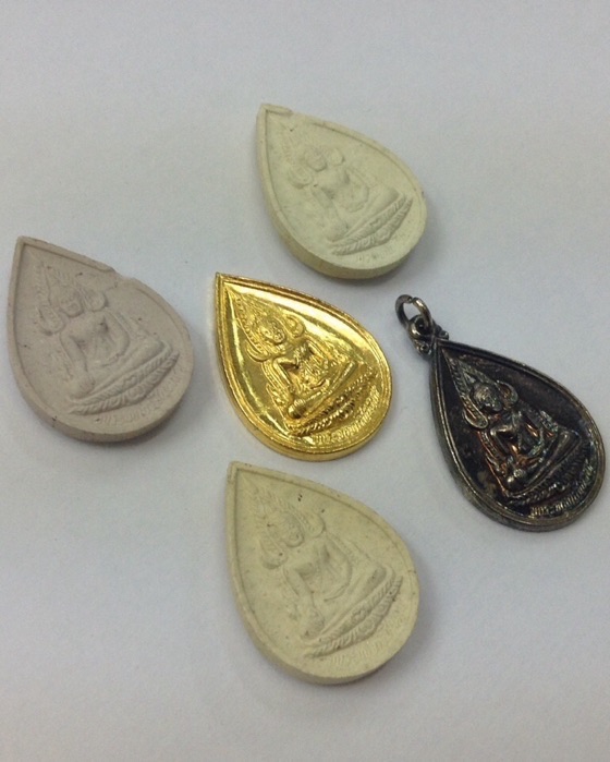 พระพุทธชินราช สมเด็จพระญาณสังวร สมเด็จพระสังฆราช วัดบวรนิเวศ ปี33 ชุด 5องค์ กล่องเดิม