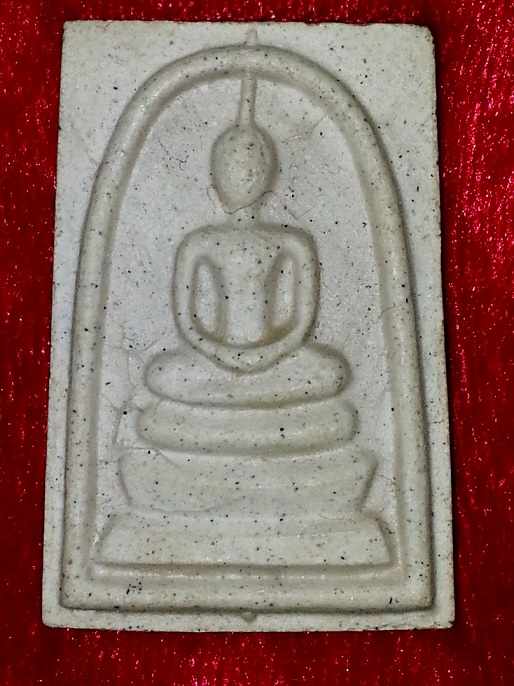 พระสมเด็จวัดระฆังฯ รุ่น 214 ปีเกิด พ.ศ.2545 ( พิมพ์ใหญ่ทรงนิยม ) " เกศเอียงทะลุซุ้ม " พร้อมกล่องเดิม