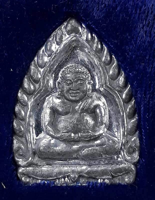 เจ้าสัวพระสังกัจจายน์ หลวงปู่ชื้น วัดญาณเสน จ.อยุธยา ปี2545 เนื้อชินตะกั่ว พร้อมกล่องครับ