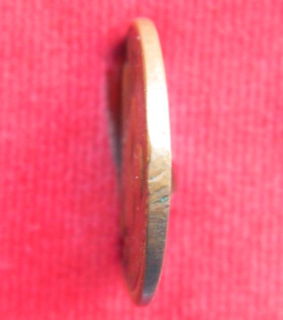 เหรียญรูปไข่ หลวงปู่ทวด หลัง หลวงปู่ทิม วัดช้างให้