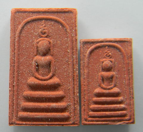 เคาะแรกแดง...สมเด็จอรหังแดง ๒๕๓๒...พิมพ์ใหญ่ + พิมพ์เล็ก...สมเด็จพระญาณสังวร อธิษฐานจิต