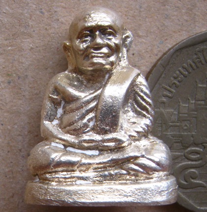  เนื้อเงิน รูปหล่อหลวงพ่อเงิน พิมพ์หน้าแก่ รุ่นฉัตรมงคล มีโค้ด วัดบางคลาน พิจิตร ปี2535พระดีพิธีใหญ่