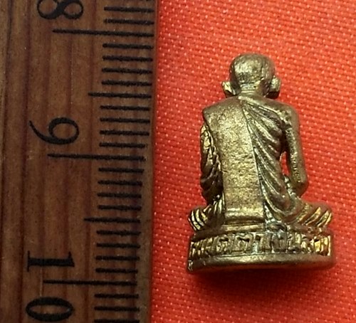 เริ่ม 10 บาท กับ รูปเหมือนหลวงปู่เขียน  …D186