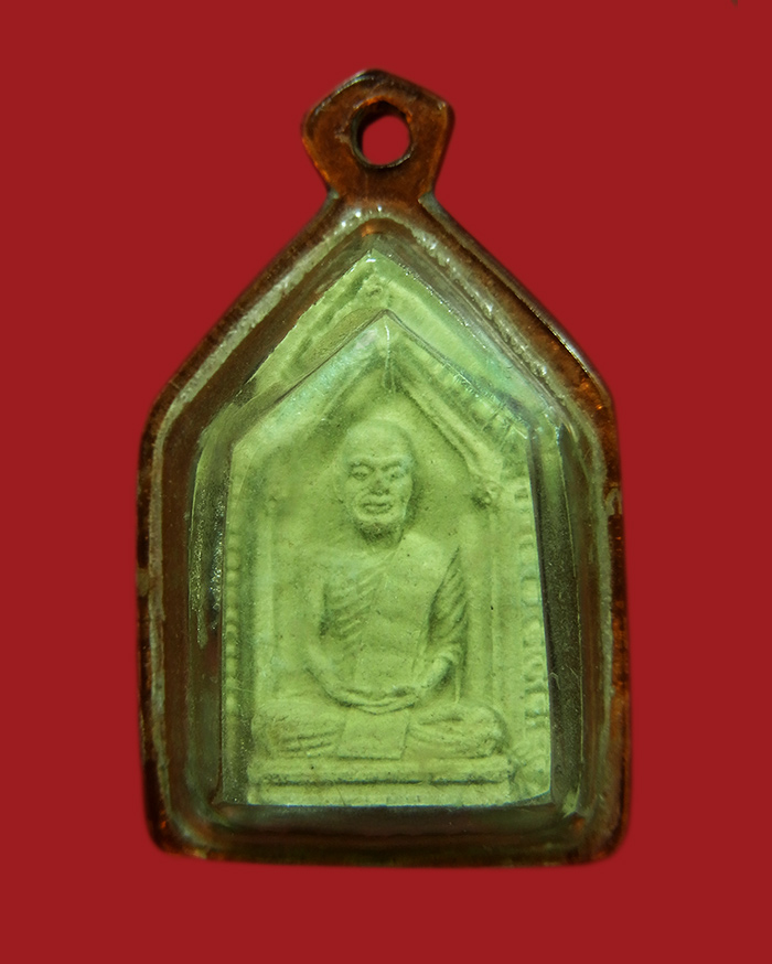 พระผงห้าเหลี่ยมเล็ก รูปเหมือนเจ้าคุณนรฯ เนื้อผงใบตอง