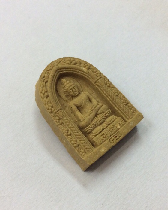 พระไพรีพินาศ หลังยันต์4แถว พิมพ์ซุ้มโค้ง เนื้อผงพุทธคุณ วัดบวรนิเวศวิหาร ปี44 กล่องเดิม 