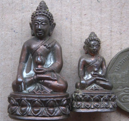 2องค์ พระกริ่ง-ชัยวัฒน์ เฉลิมพล วัดตาก้อง จ นครปฐม ปี2540 รุ่นเสาร์๕ เนื้อนวะ หมายเลข224+กล่อง