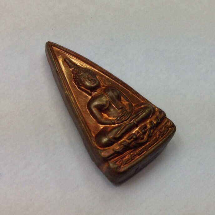 หลวงพ่อโสธร พิมพ์สองหน้า รุ่นทองประทาน ปี50 มีโค๊ด No.263713 กล่องเดิม