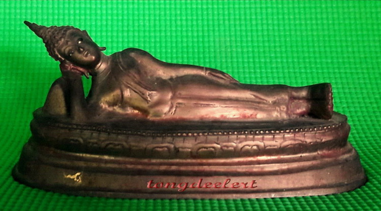 พระบูชาปางไสยาสน์ (พระประจำวันอังคาร) ใต้ฐานดินไทยค่ะ