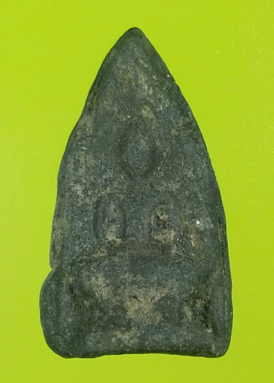 พระซุ้มทอง กรุเจดีย์กลางทุ่ง จ.อยุธยา เนื้อดำ หายาก