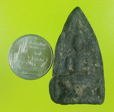 พระซุ้มทอง กรุเจดีย์กลางทุ่ง จ.อยุธยา เนื้อดำ หายาก