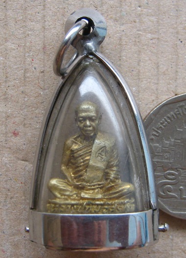 พระรูปเหมือนลอยองค์ หลวงปู่ทิม วัดระหารไร่ รุ่นมงคลศิลาฤกษ์ ปี2537