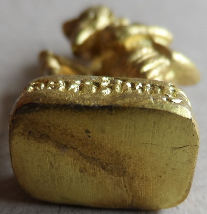 ชูชก หลวงปู่สิน วัดละหารใหญ่ จ ระยอง ปี2554"รุ่นสินทรัพย์เศรษฐี"เนื้อทองทิพย์ มีโค้ด+กระดาษยันต์+ซอง