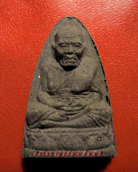 พระหลวงปู่ทวด หลวงปู่คำพันธ์ วัดธาตุมหาชัย จ.นครพนม เนื้อว่าน สวยมากค่ะ