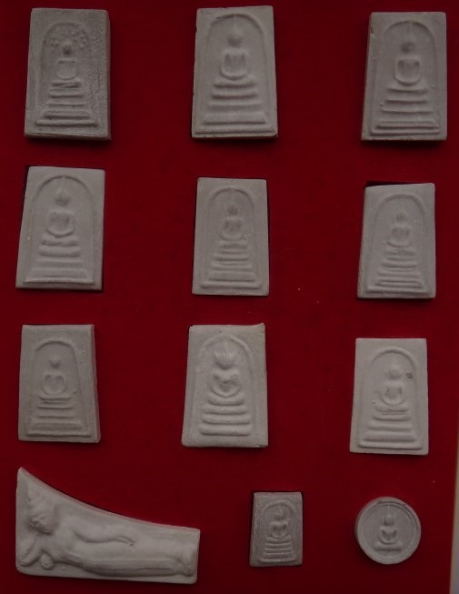 สมเด็จบางขุนพรหมรุ่น “อมตมหามงคล” กล่องชุด 12 องค์ ปี 54 เคา ะเดียว