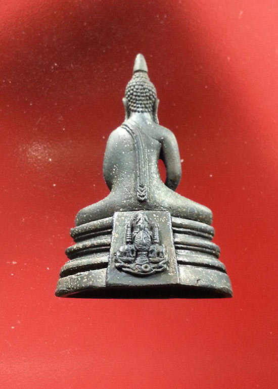 :: หลวงพ่อโสธร รุ่นย้อนยุคสร้างอุโบสถ ปี2540 พร้อมกล่องเดิมๆครับ ::