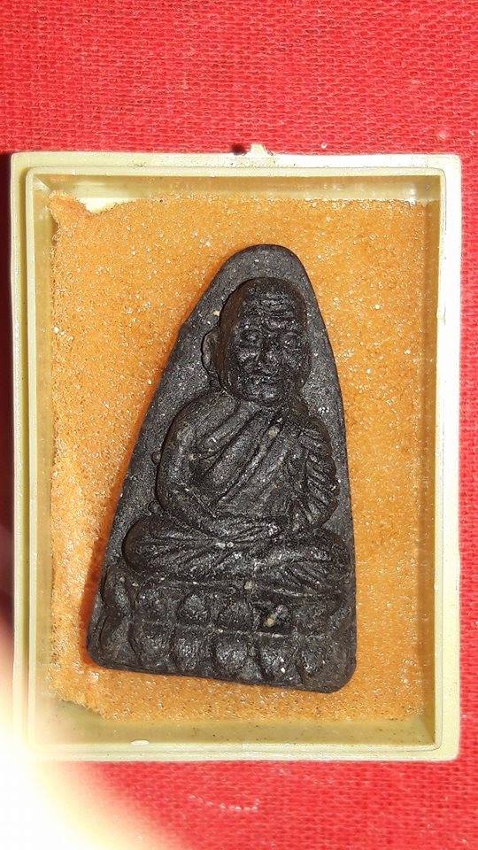 พระผงเนื้อว่าน หลวงปู่ทวด วัดช้างให้ 