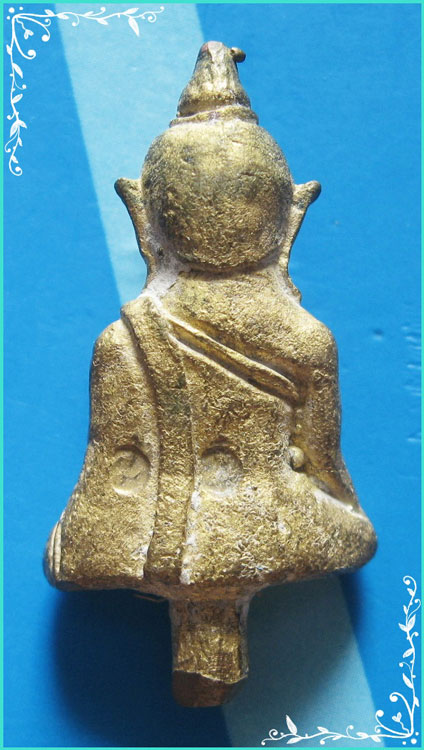 ...พระยอดธง พิมพ์นั่งมารวิชัย หล่อโบราณ เนื้อทองผสม ตอกโค้ด และมีรอยจาร ไม่รู้ที่....