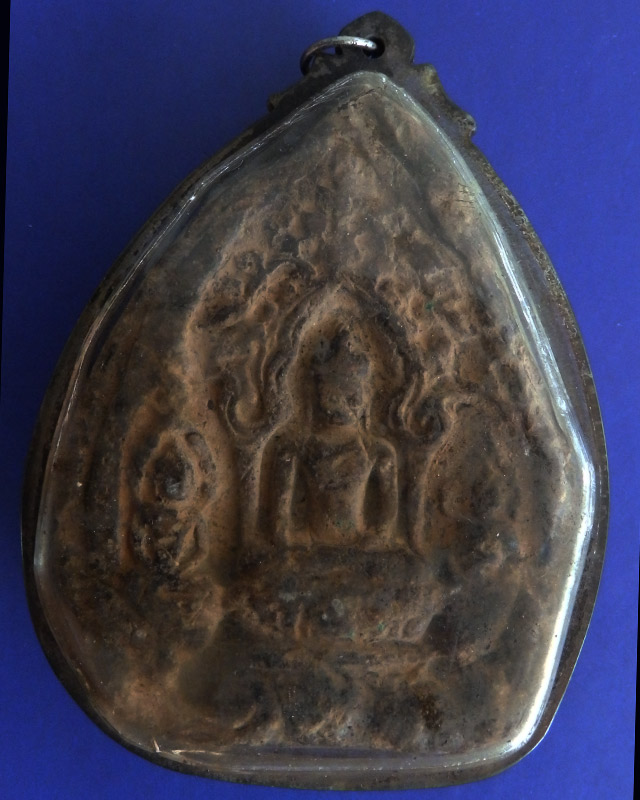 พระตรีกายเนื้อดิน กรุวัดพระศรีมหาธาตุลพบุรี สูง 8 ซ.ม.