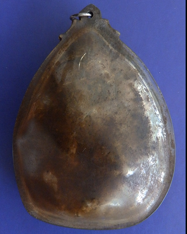 พระตรีกายเนื้อดิน กรุวัดพระศรีมหาธาตุลพบุรี สูง 8 ซ.ม.