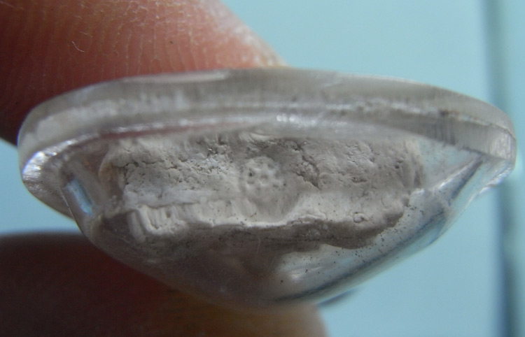 พระเนื้อผงใบโพธิ์ เจ้าคุณนรฯ ปี 2513 วัดเทพศิรินทร์ ใต้ฐานโค้ด"ดอกจันทร์