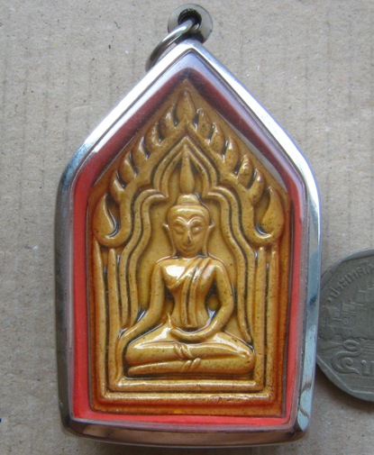 พระขุนแผนแขนอ่อน รุ่น1 หลวงปู่ชื้น วัดญาณเสน จ อยุธยา ปี2545 เคลือบเหลือง พร้อมกรอบสแตนเลส