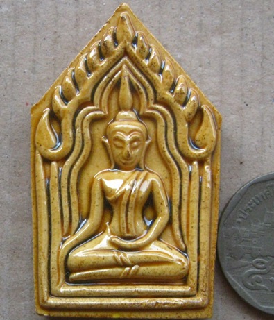 พระขุนแผนแขนอ่อน รุ่น1 หลวงปู่ชื้น วัดญาณเสน จ อยุธยา ปี2545 เคลือบเหลือง พร้อมกรอบสแตนเลส