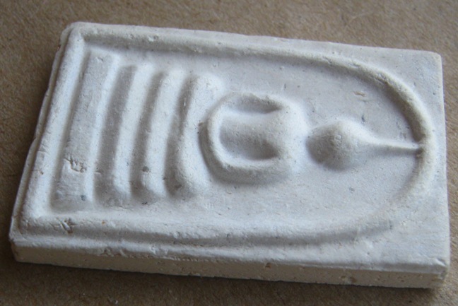 พระสมเด็จบางขุนพรหม วัดใหม่อมตรส กทม. พิมพ์เจดีย์ หลังตรายาง ปี2539 พร้อมตลับสแตนเลส ตามรูป