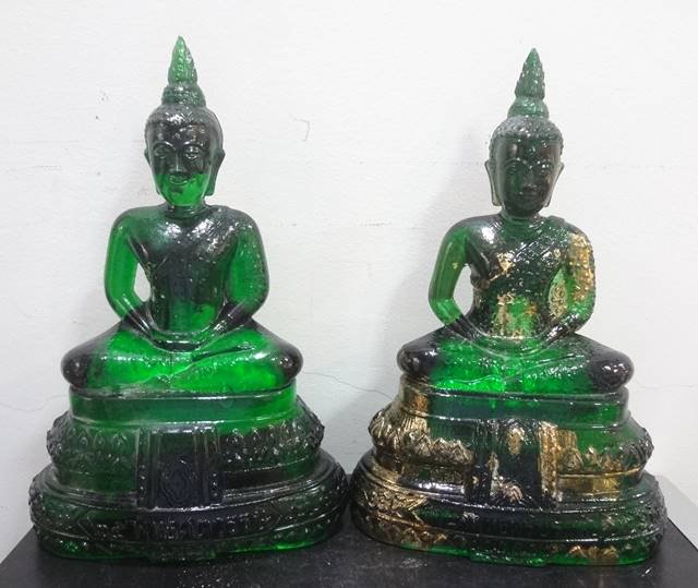 พระแก้วมรกต พิธี25ศตวรรษ เนื้อแก้วสีเขียวหน้าตัก 5 นิ้ว