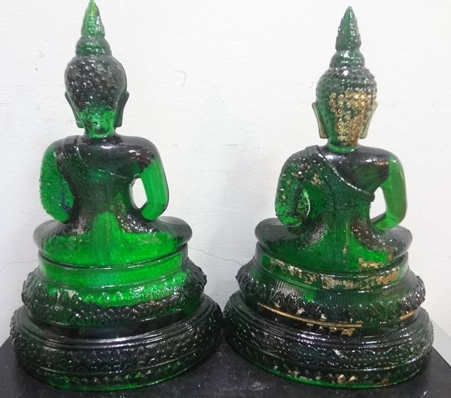 พระแก้วมรกต พิธี25ศตวรรษ เนื้อแก้วสีเขียวหน้าตัก 5 นิ้ว