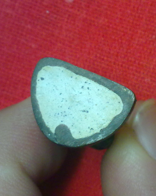 รูปหล่อลป.โต๊ะ วัดประดู่ฉิมพลี ใต้ฐานอุดผงอังคารหลวงปู่โต๊ะ เนื้อนวโลหะ