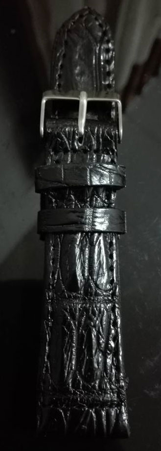 สายนาฬิกา ซับในเป็นหนังวัว ด้านบนเป็นหนังจระเข้แท้ สีดำ