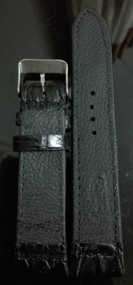 สายนาฬิกา ซับในเป็นหนังวัว ด้านบนเป็นหนังจระเข้แท้ สีดำ