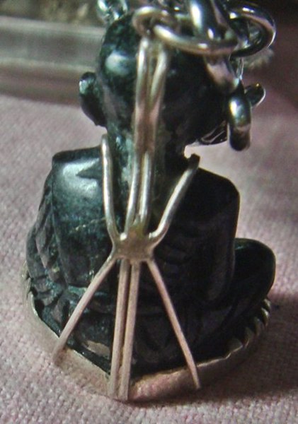 หลวงปู่ทวดวัดช้างให้ หินแกะ 