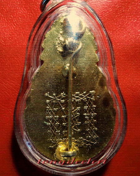 ล็อกเก็ตเข็มกลัดมงกุฎเพชรหลวงพ่อฤาษีลิงดำ วัดท่าซุง จ.อุทัยธานี สวยมากค่ะ