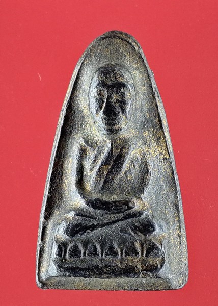 แดงเคาะแรกคะ หลวงปู่ทวดเนื้อดินเผา พระครูใบฎีกาขาว รกุขิตธมุโม วัดช้างให้ ปี 2513