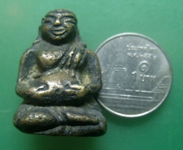 **วัดใจ**พระสังกัจจายน์ เนื้อทองผสม เก่าๆ ไม่ทราบที่**สวยๆ เชิญชมครับ