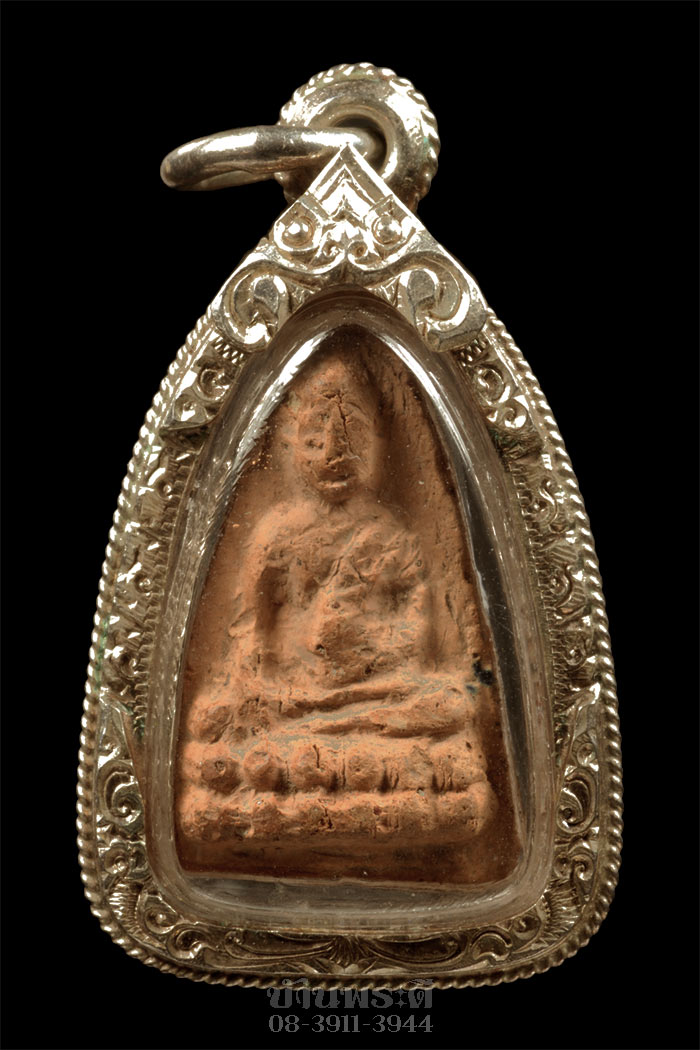 พระแม่ชีบุญเรือน พิมพ์กลาง หน้าเอียง ไหล่ลู่ เนื้อดิน เลี่ยมจับขอบเงิน