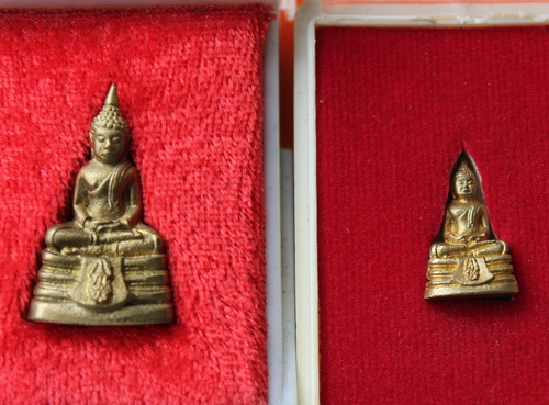((เคาะเดียวแดง)) หลวงพ่อโสธร  (ภปร.) ปี 41 กล่องเดิม ทีเดียว 2 องค์