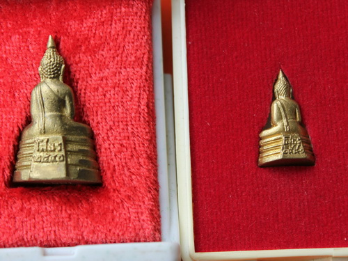 ((เคาะเดียวแดง)) หลวงพ่อโสธร  (ภปร.) ปี 41 กล่องเดิม ทีเดียว 2 องค์