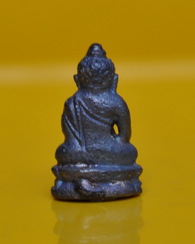 พระชัยวัฒน์เนื้อเงิน หลวงพ่อเกษม เขมโก