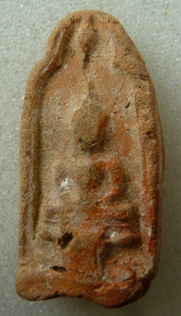 พระพิมพ์สมาธิฐานผ้าทิพย์ กรุวัดโตนดลาย จ.สมุทรสาคร 