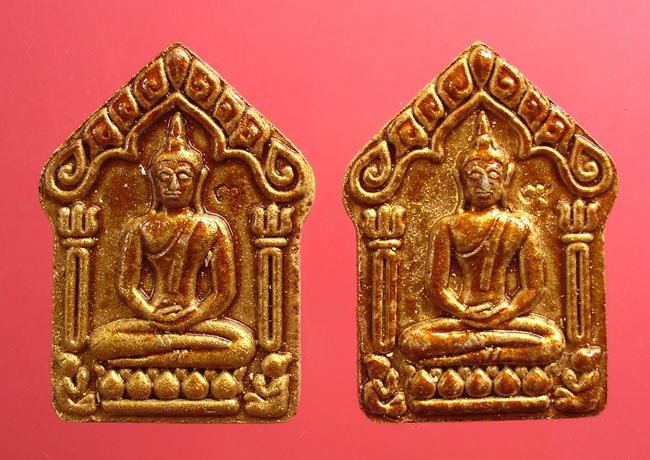 พระขุนแผนผงพรายกุมาร รุ่นพรายมหาเสนห์ หลวงพ่อสินวัดละหารใหญ่ ครับ 