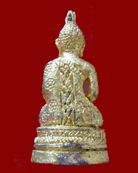 หลวงพ่อเพชร วัดลานบุญ เขตลาดกระบัง กทม.