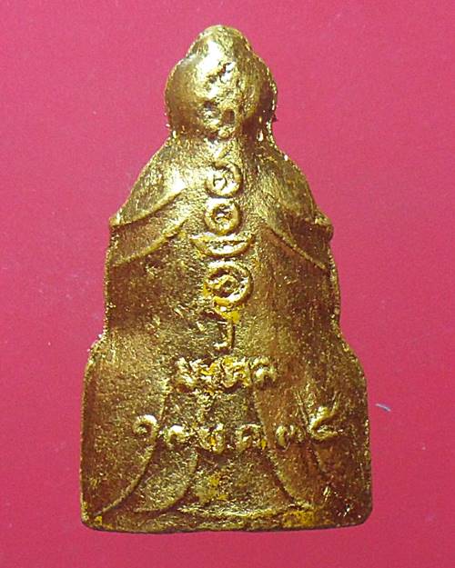 เจ้าแม่กวนอิมเนื้อผงปิดทอง วัดบวรนิเวศวิหาร สมเด็จพระญาณสังวร ทรงเมตตาอฐิษฐานจิตปี35 องค์ที่1