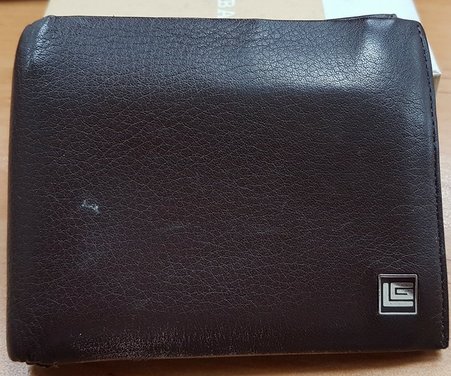 กระเป๋าสตางค์ผู้ชาย Guy Laroche สีน้ำตาลเข้ม  มือ2 ของแท้ แบบหนังนิ่ม